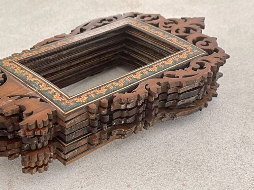 AN UNUSUAL ANTIQUE TREEN FAN WITH SEVEN PHOTO FRAMES - ADDITIONAL PHOTO 6