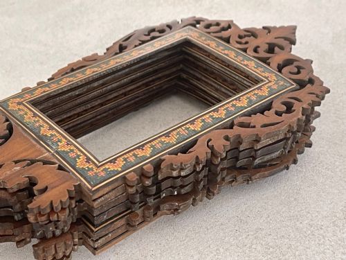 AN UNUSUAL ANTIQUE TREEN FAN WITH SEVEN PHOTO FRAMES - ADDITIONAL PHOTO 8