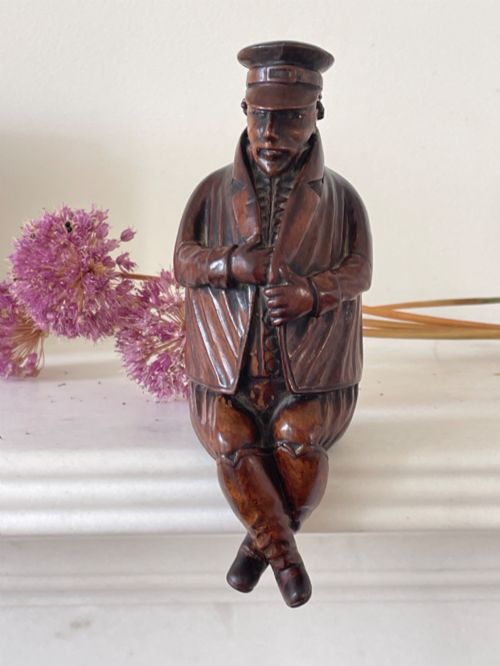 An Antique Treen Figural Snuff Box