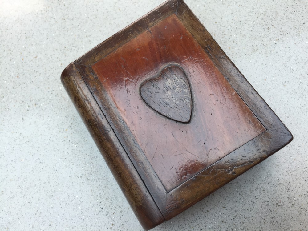 A 19th century book shaped snuff box
