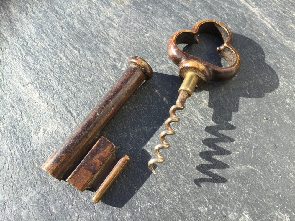 A large early 19th century key / corkscrew
