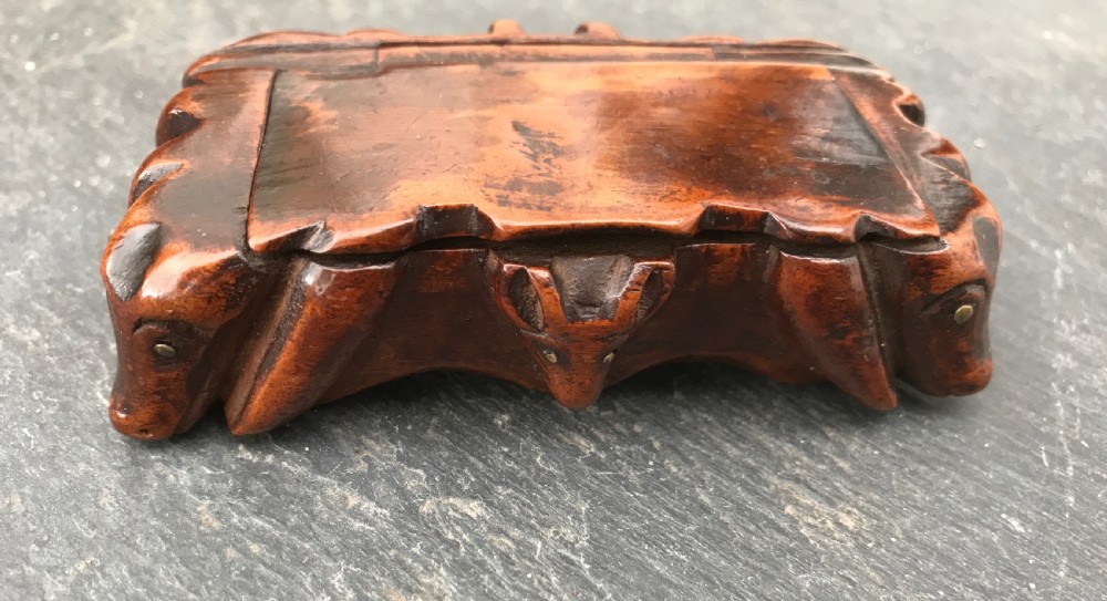 A very unusual  19th century antique snuff box - carved animals View III