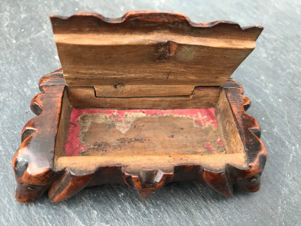 A very unusual  19th century antique snuff box - carved animals View IV
