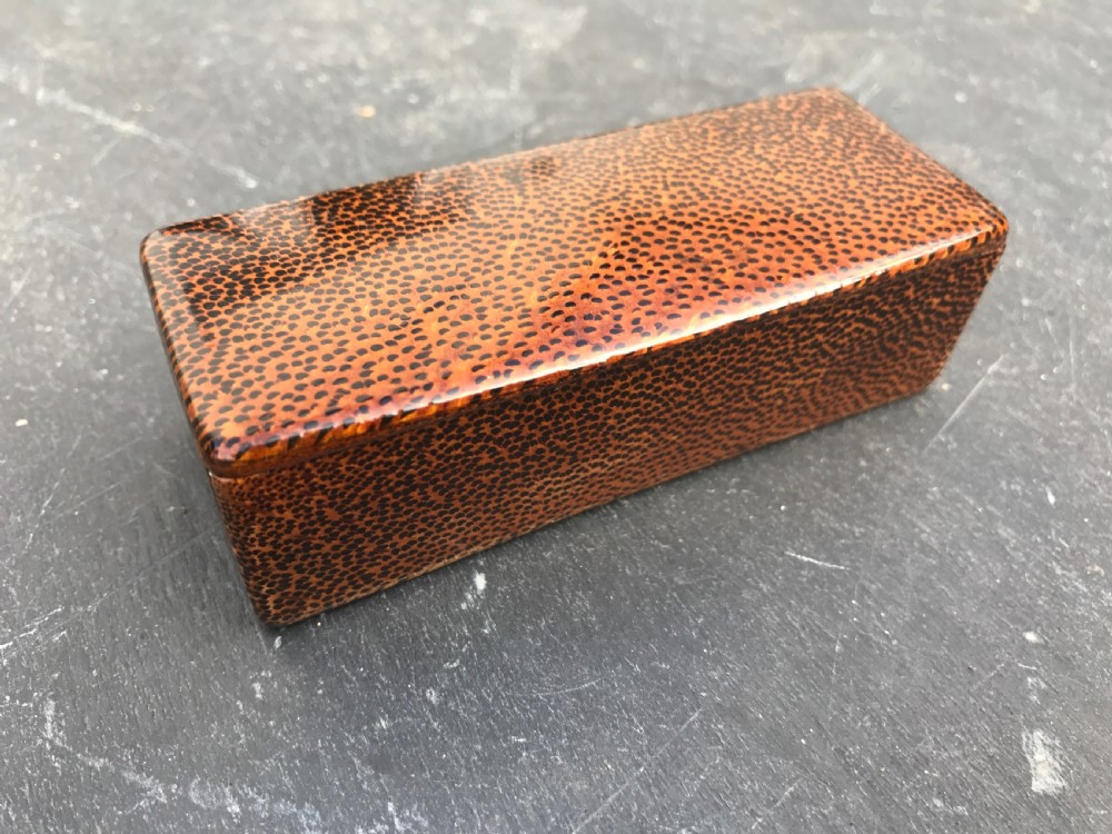 A very nice early 19th century snuff box