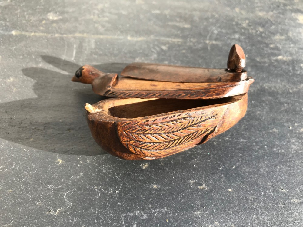 A 19th century Folk Art snuff box - bird View II