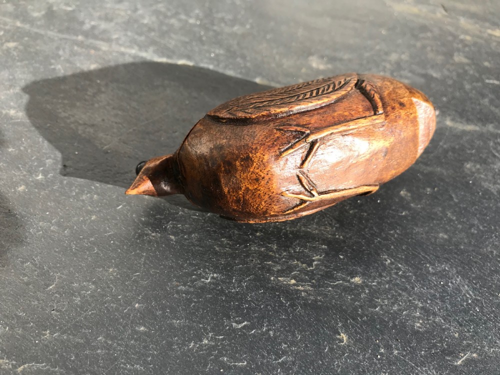A 19th century Folk Art snuff box - bird View IV