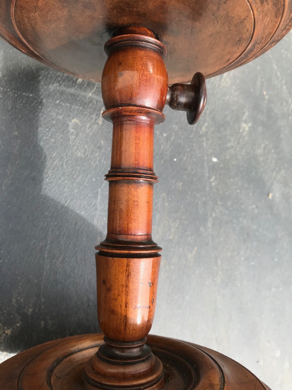 A Georgian Mahogany Adjustable Candle Stand - antique treen View II