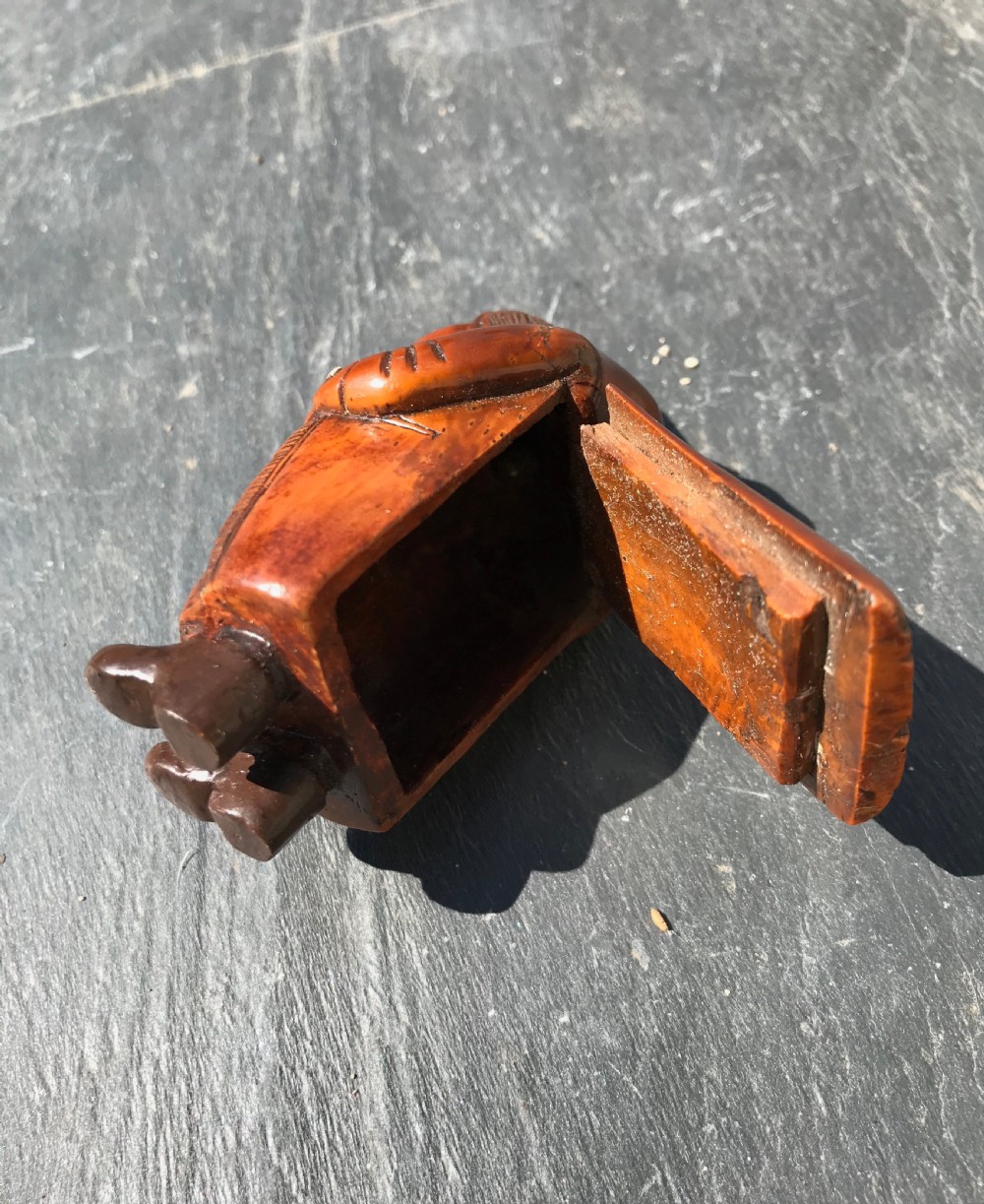 Antique coquilla snuff box - figural man View III