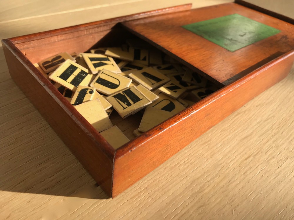 An Antique Spelling/Alphabet/Numbers Box - treen View III