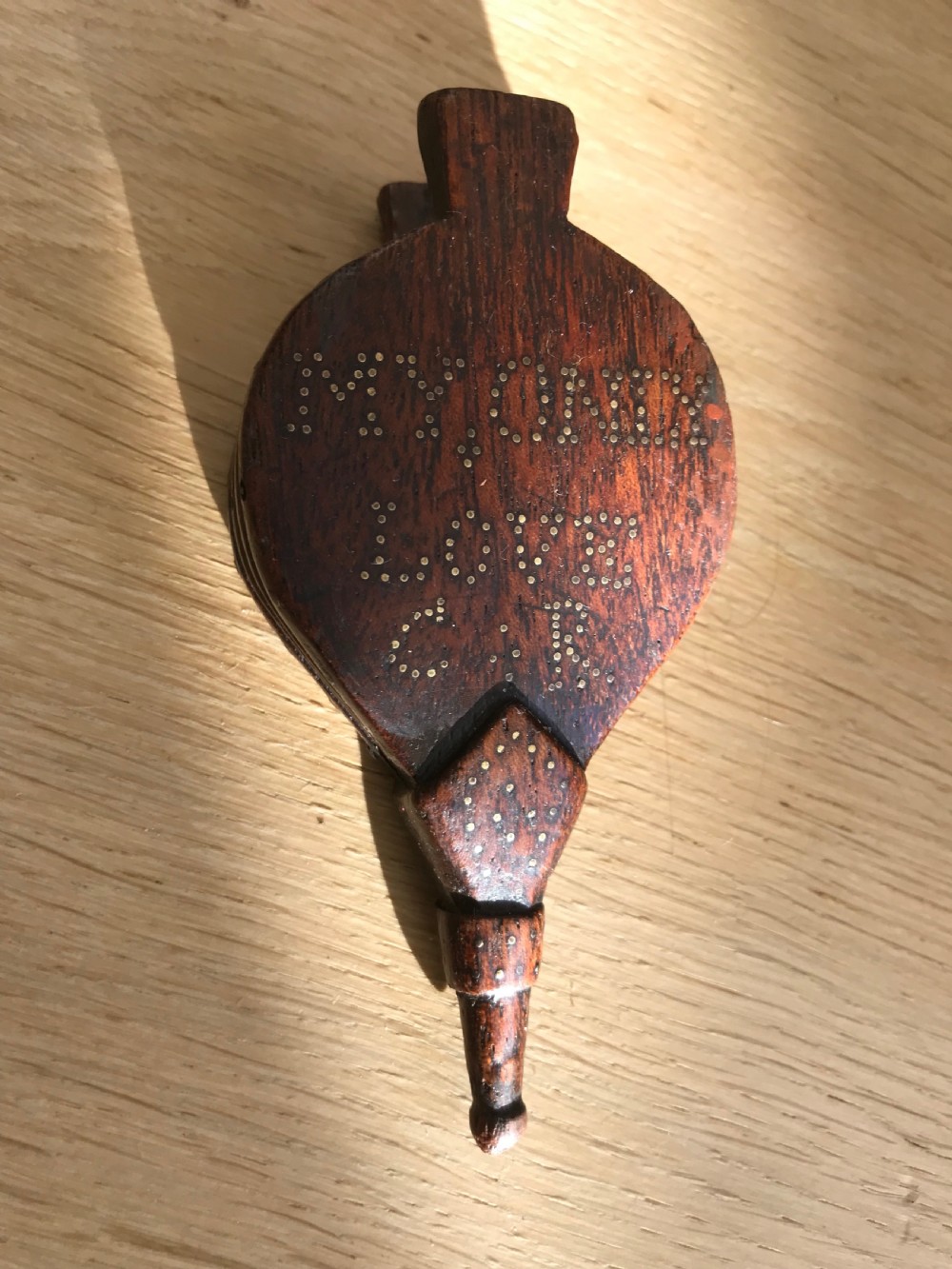 A Georgian mahogany snuff box - Bellows View IV