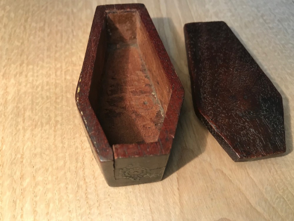 An antique snuff box - coffin shaped View II