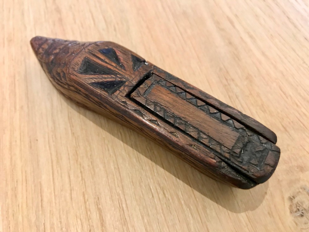 Antique Prisoner of War Snuff Shoe