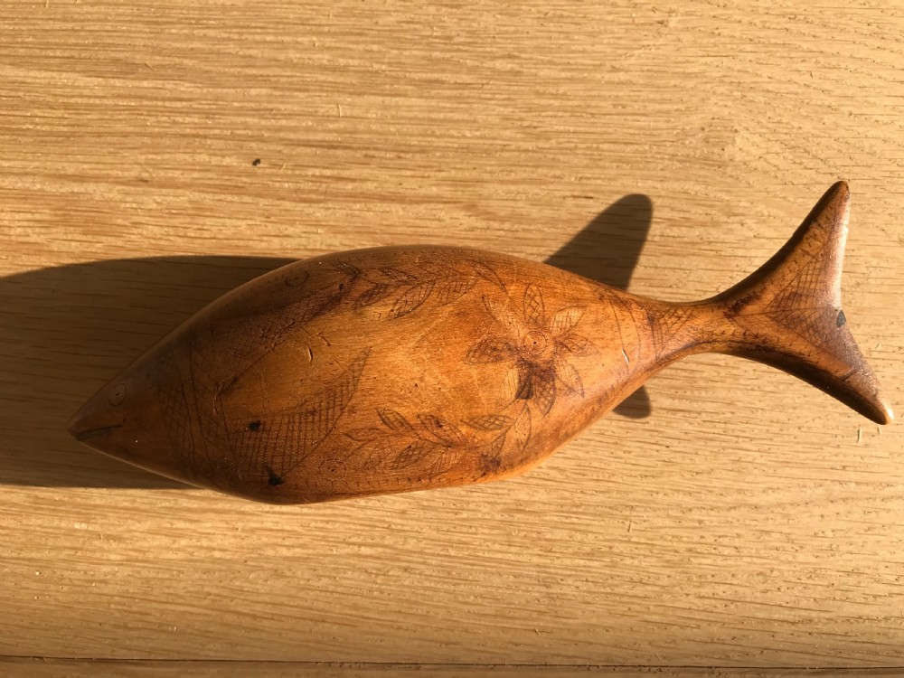 Antique Snuff Box  in the form of a fish -treen View IV