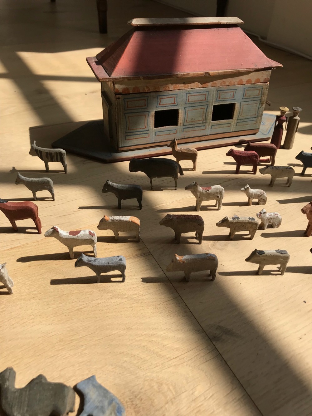 A Small Antique Noah's Ark - treen View V