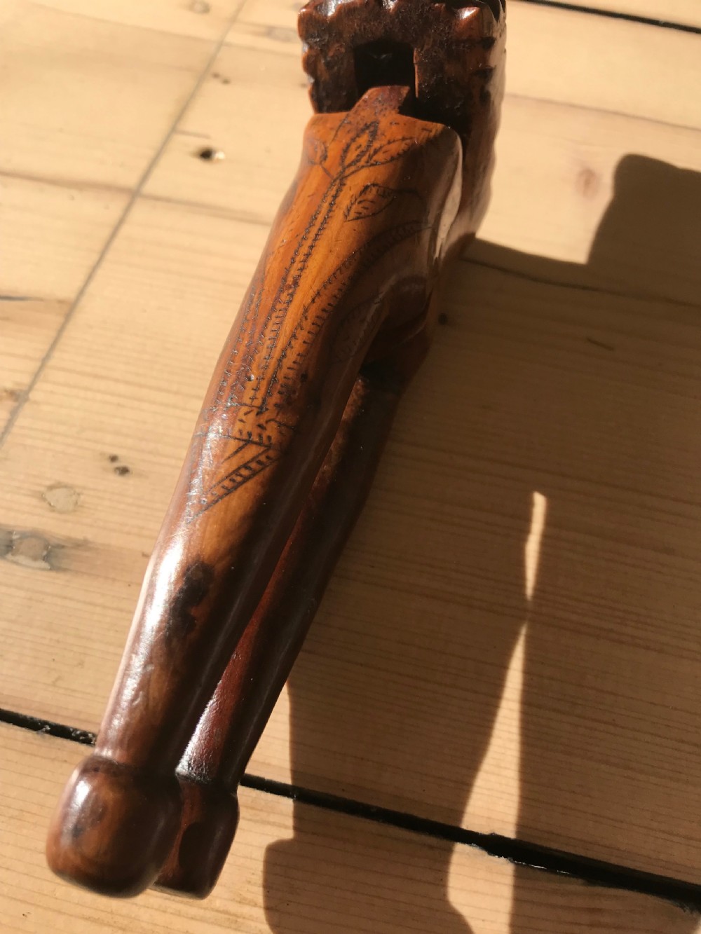 An Early 1700's English Yew Wood Nutcracker - treen View III