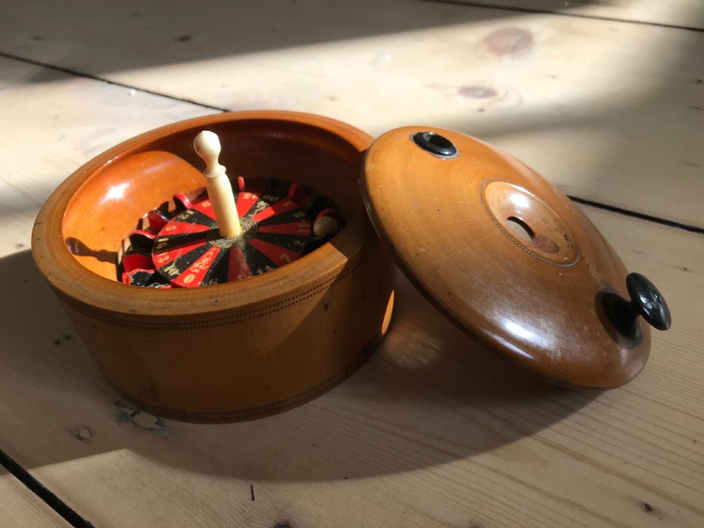 Antique Travelling Roulette Game View V