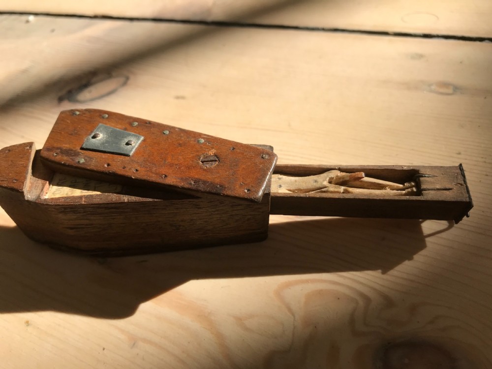 Antique Snuff Box - puzzle with motto View IV
