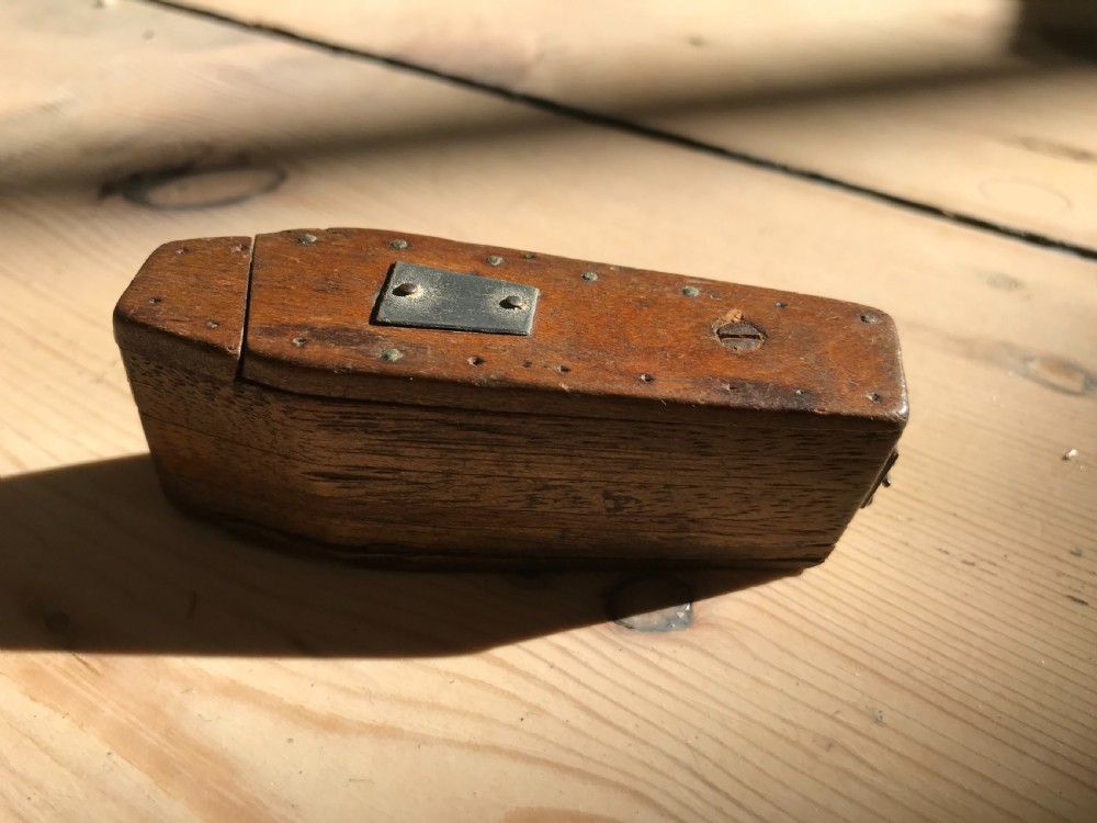 Antique Snuff Box - puzzle with motto View V
