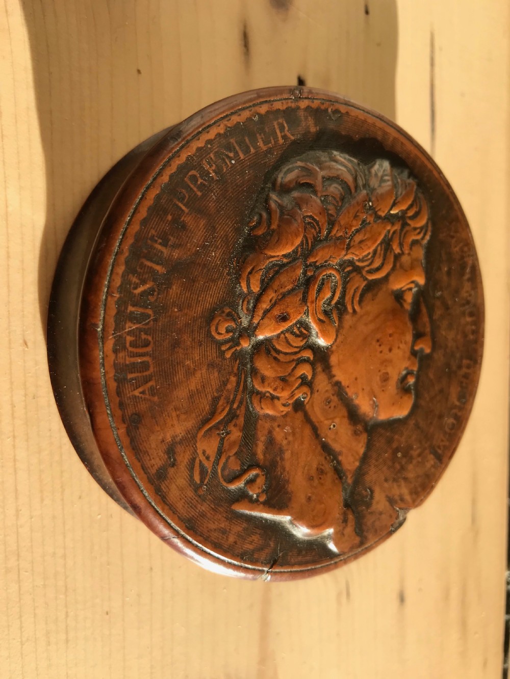 Antique Pressed Wood Snuff Box - Augustus View III