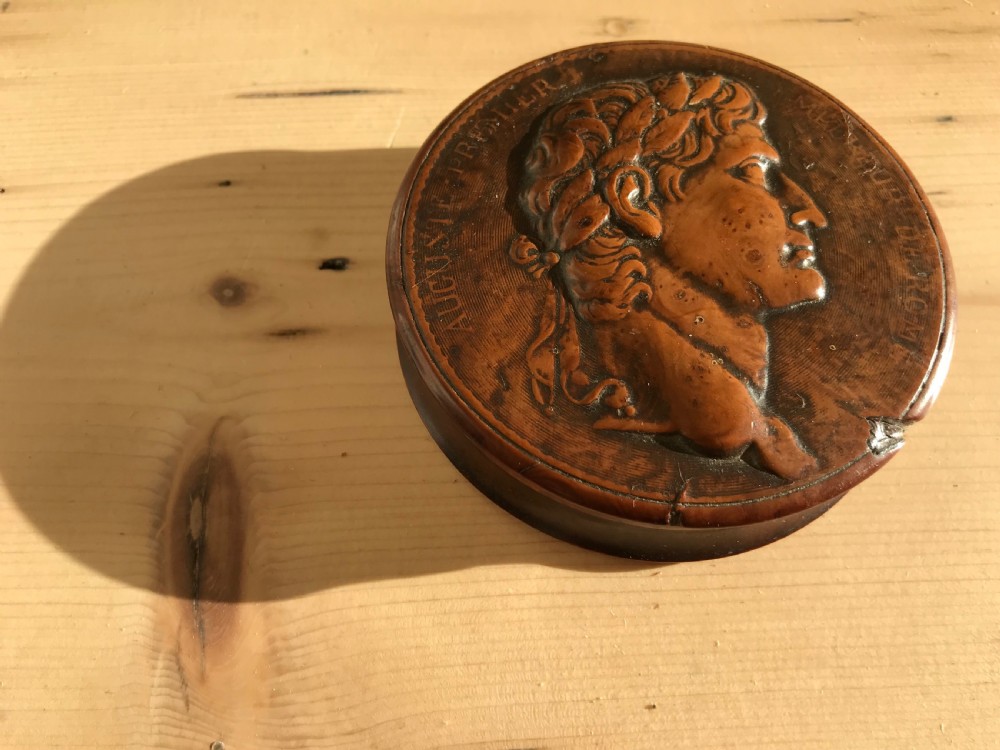 Antique Pressed Wood Snuff Box - Augustus View V