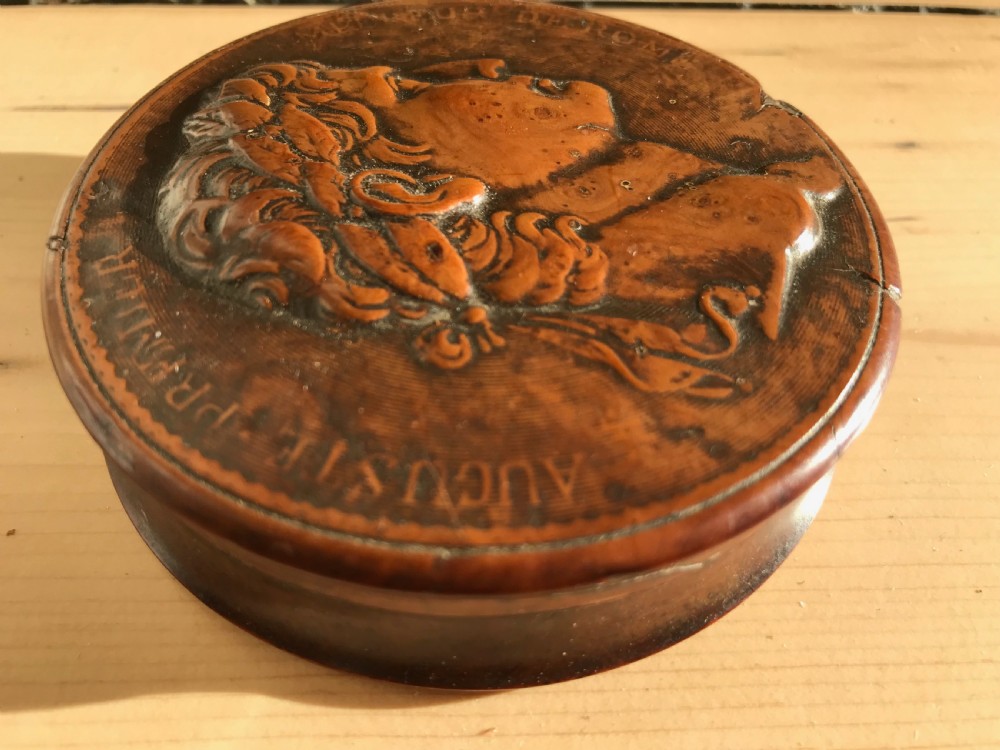 Antique Pressed Wood Snuff Box - Augustus View VII