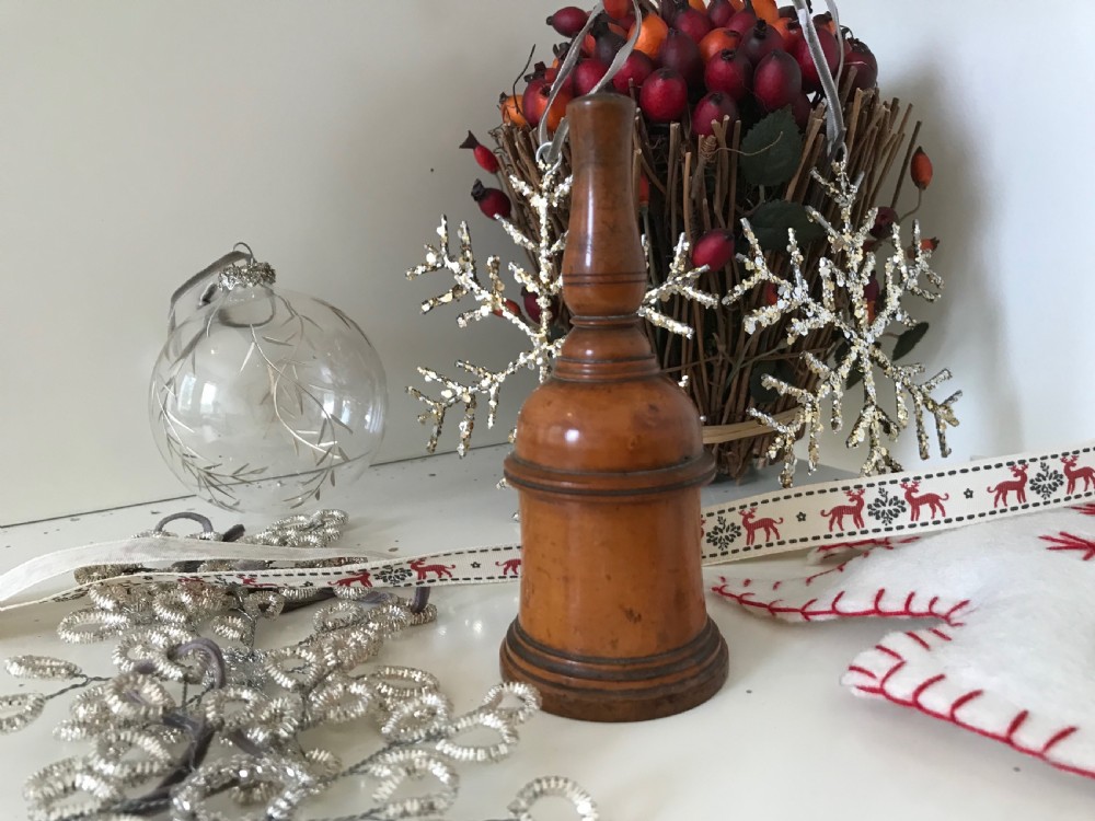 Antique Glove Powderer - treen View III