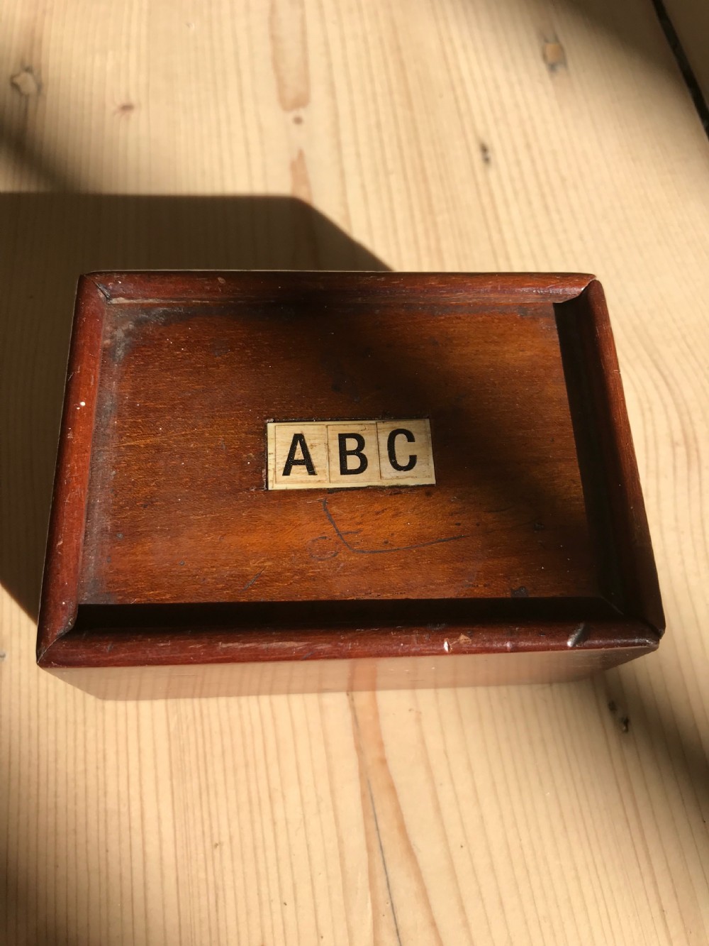 Antique Victorian Spelling & Alphabet Box with bone letters View VII