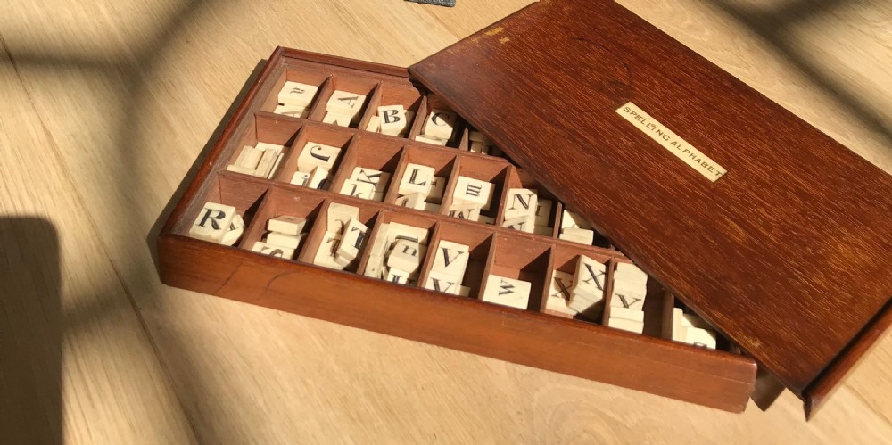 An Antique Lidded Alphabet/Spelling Box - Bone Letters View IV