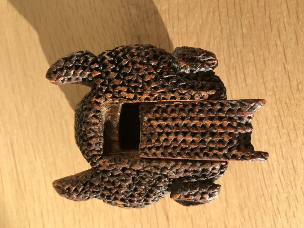Antique Frog Snuff Box - treen View III