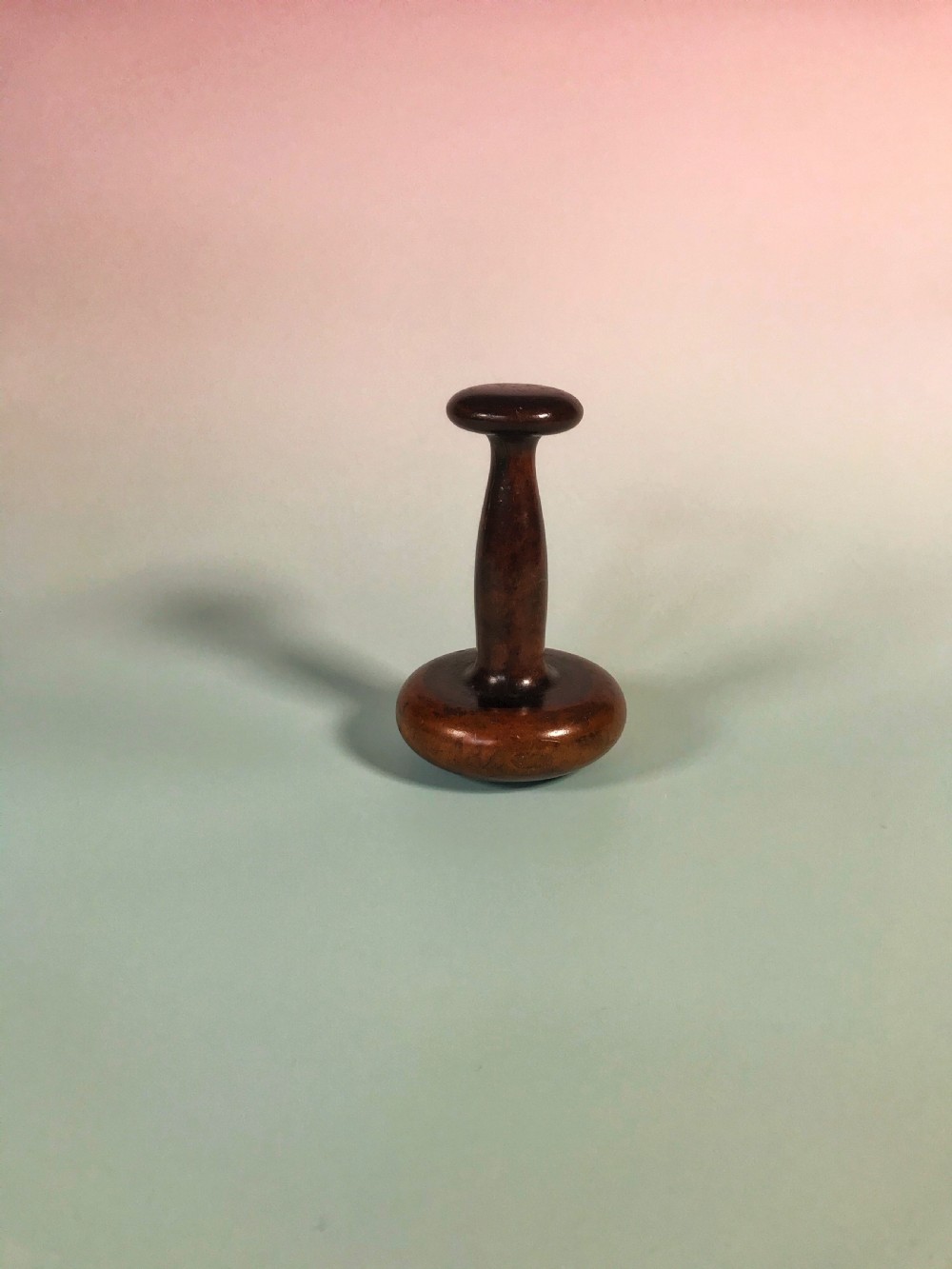 Antique Slickenstone - linen smoother View III
