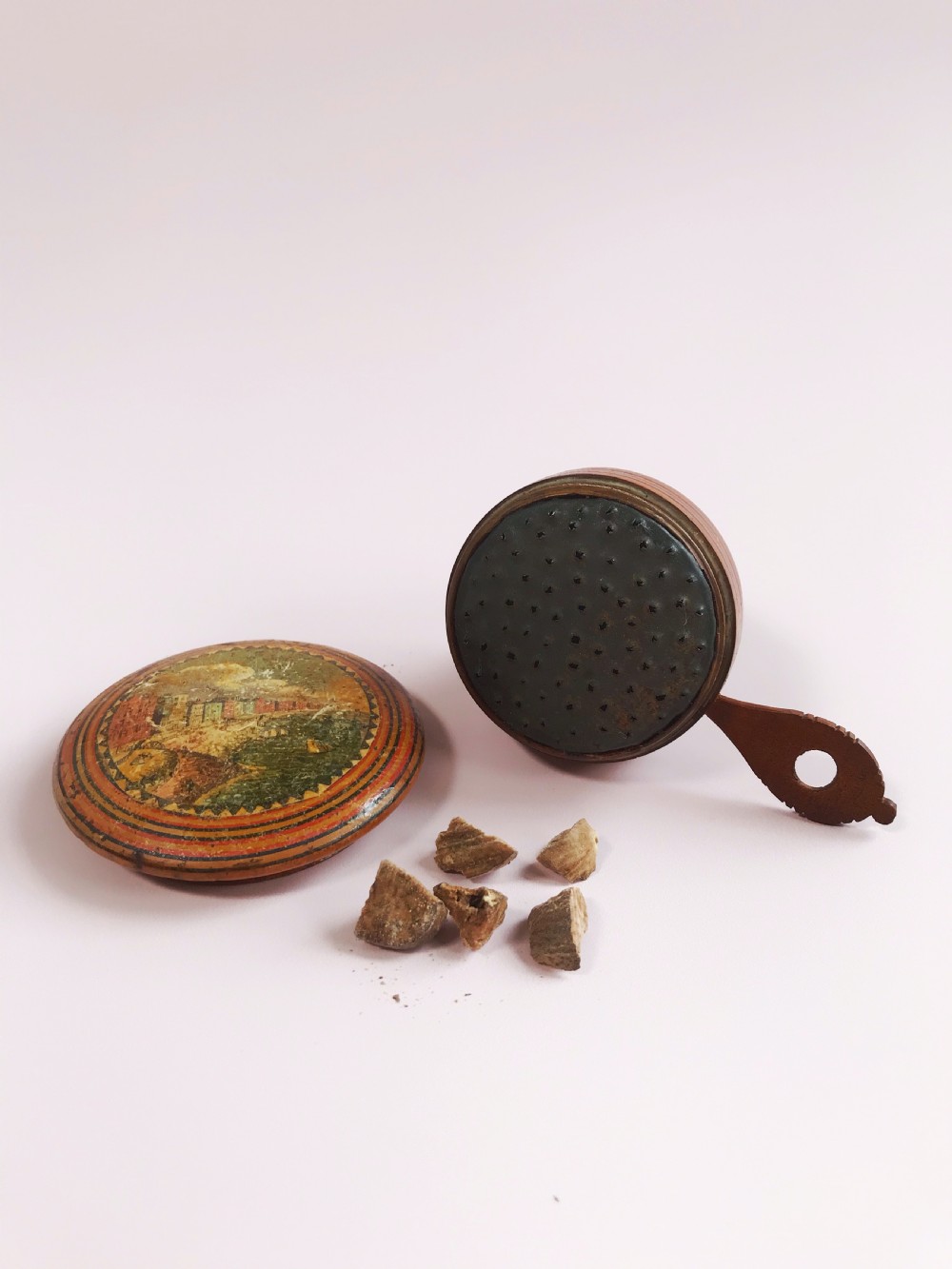Antique Table Nutmeg Grater - Early  Tunbridge Ware - probably by Wise View II