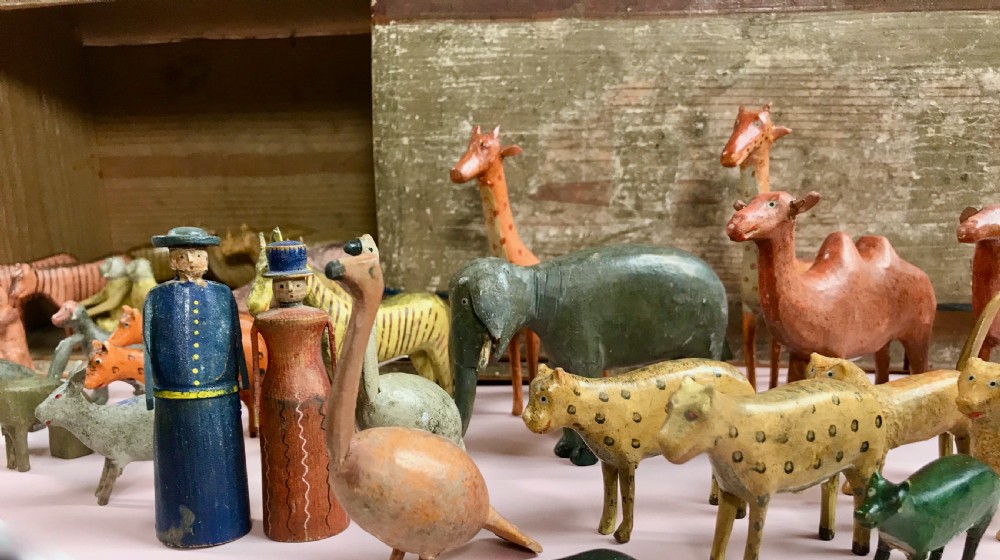 Antique German Noahs Ark -with  over 150 animals & Birds View XVIII