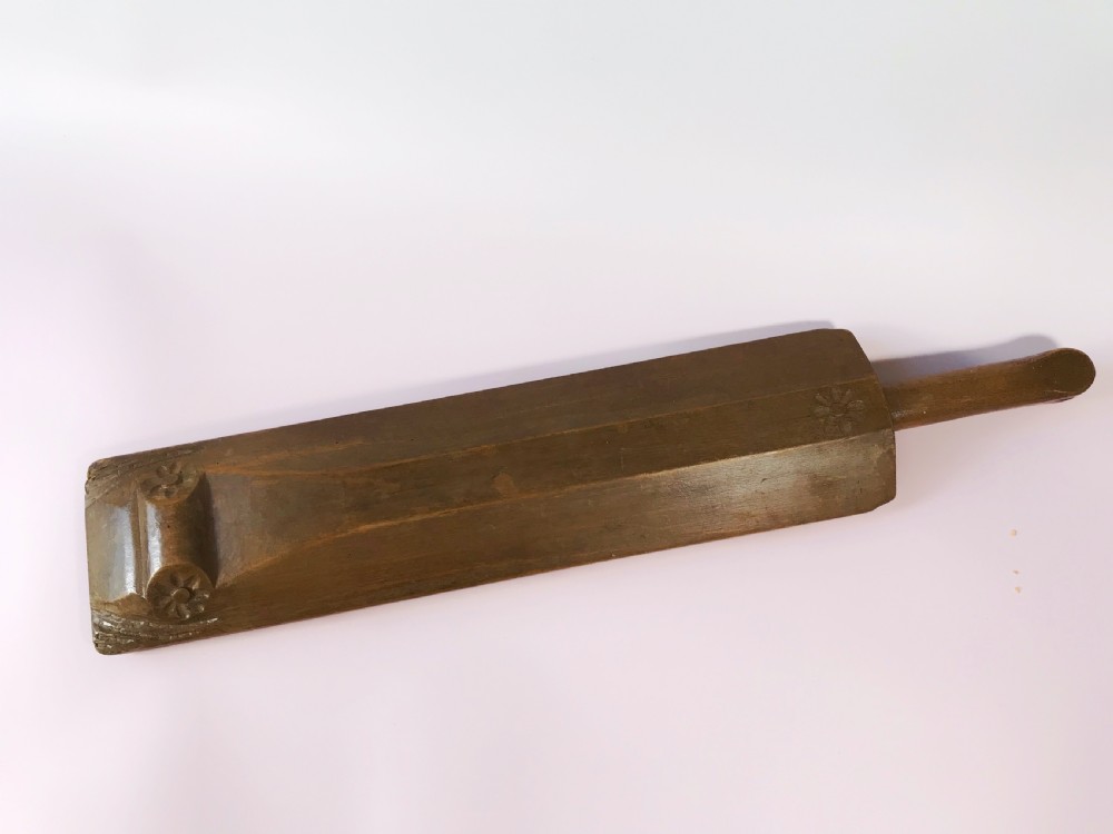 Antique Treen Washing Bat - carved flowers View II