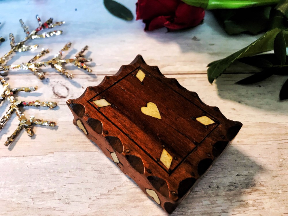 Antique Snuff Box - inlaid with hearts & diamonds