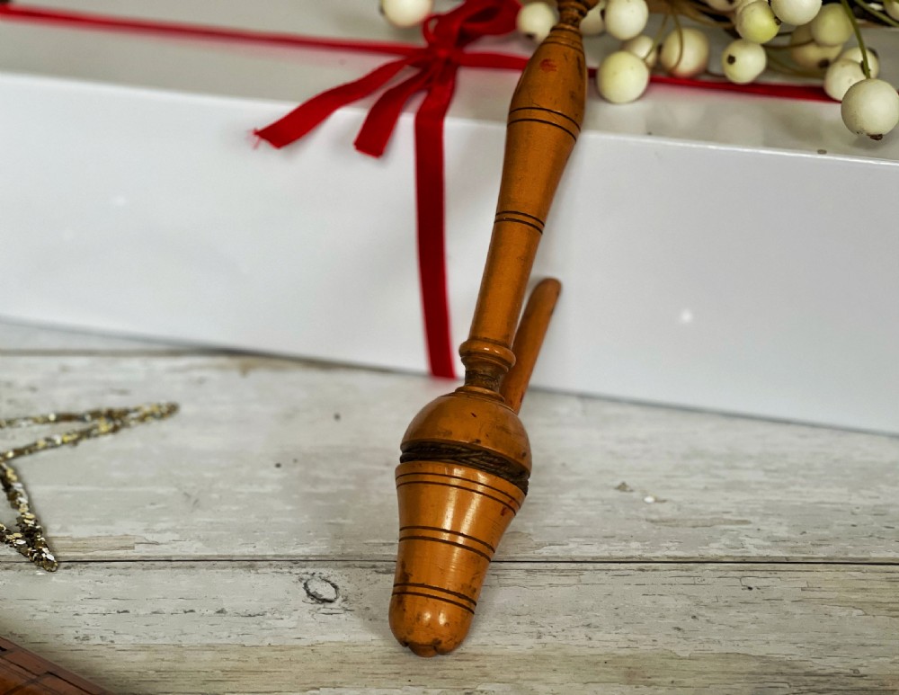 Antique Boxwood Teachers Clicker View III