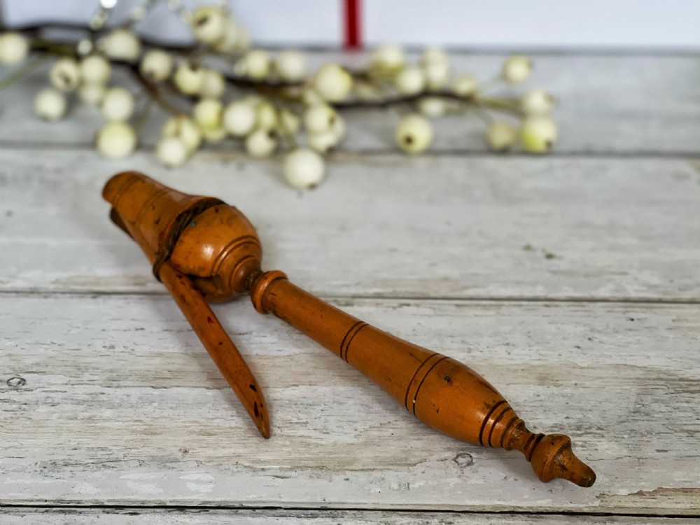 Antique Boxwood Teachers Clicker View V