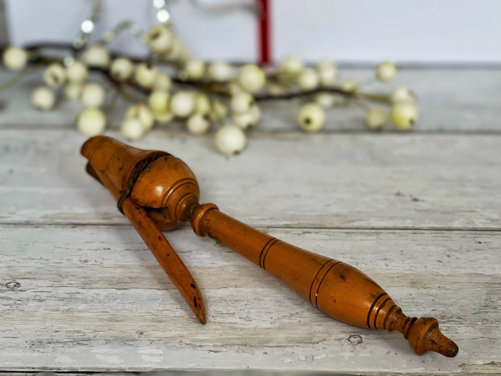 Antique Boxwood Teachers Clicker View VI