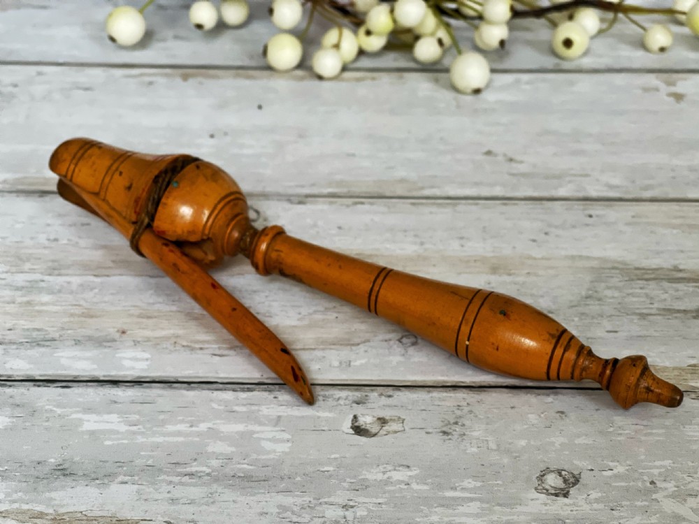 Antique Boxwood Teachers Clicker View VII