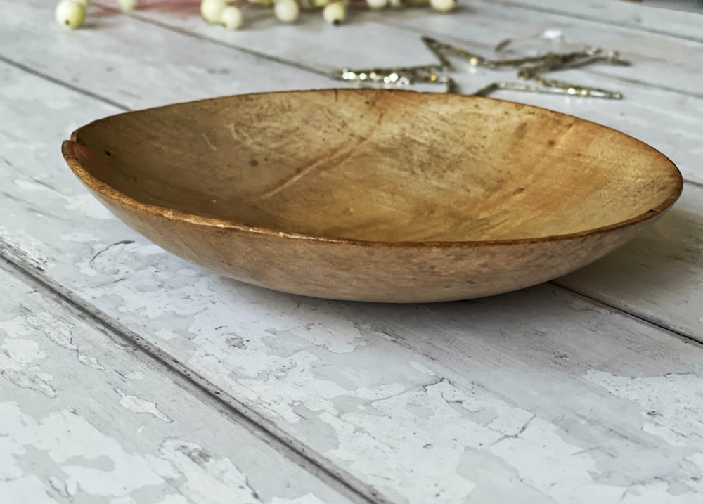 Antique Cream Skimmer - rippled sycamore View IV