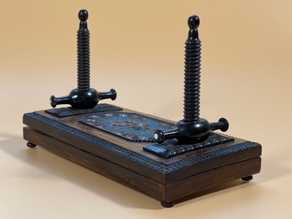 Antique Rosewood Flower Press