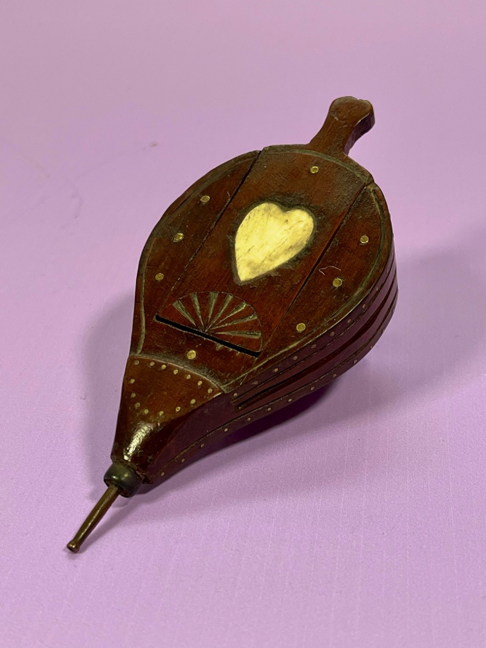 Antique Bellows Snuff Box - love token