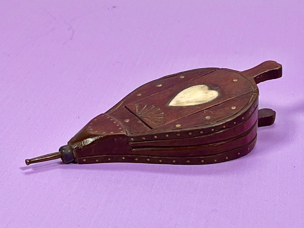 Antique Bellows Snuff Box - love token View IV