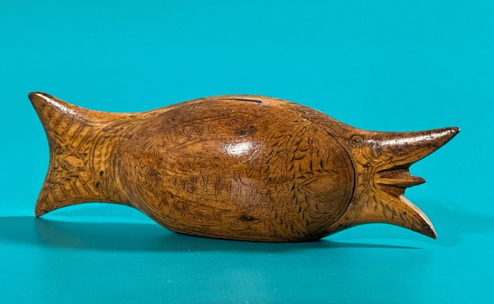 Antique Treen Snuff Box - fish shaped