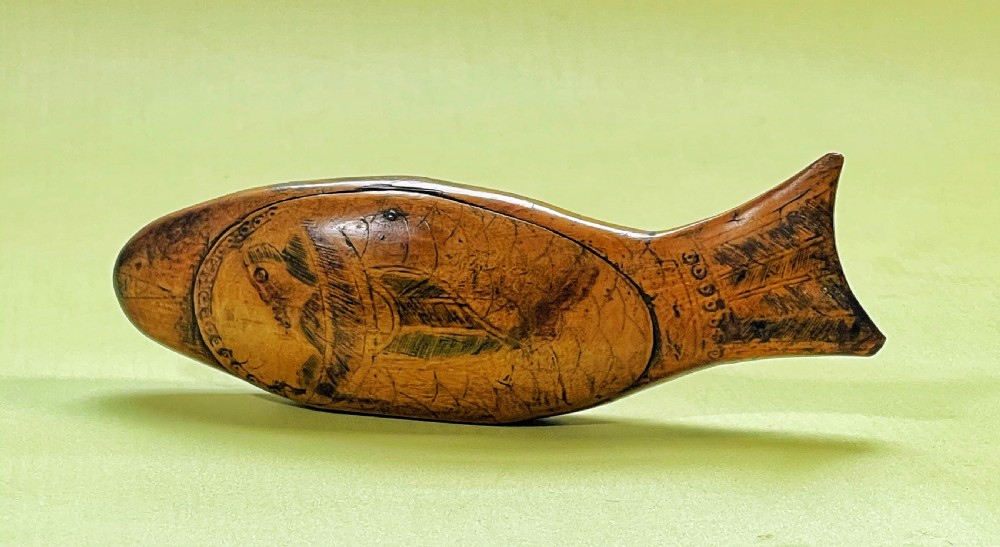 Antique Fish Snuff Box - penwork decoration
