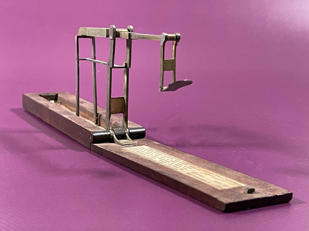 Antique Travelling Sovereign Scales- Mahogany cased
