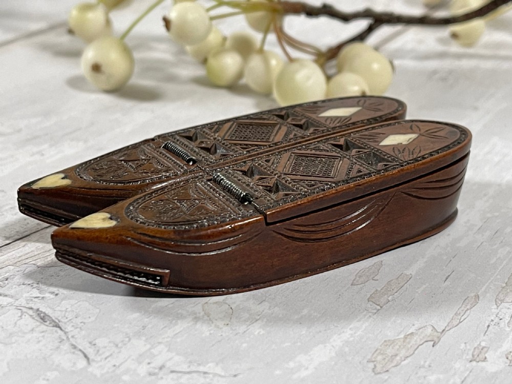 Antique Prisoner of War Double Snuff Shoe - love token View V