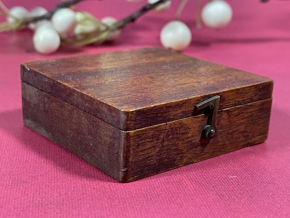 Antique Explorer's or Traveller's Compass View III
