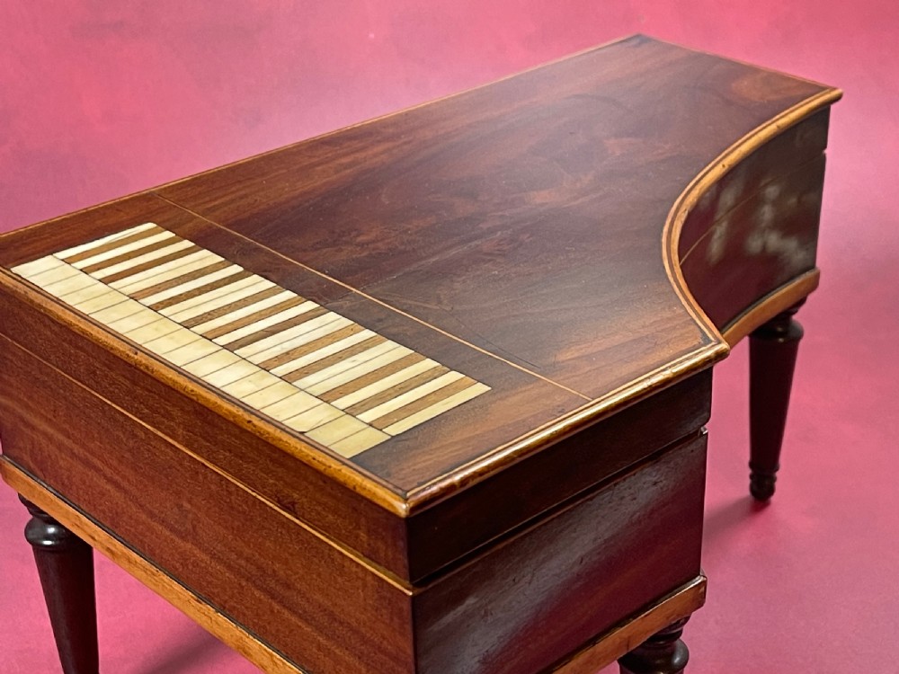 Antique Piano Shaped Box - great jewellery box View VI