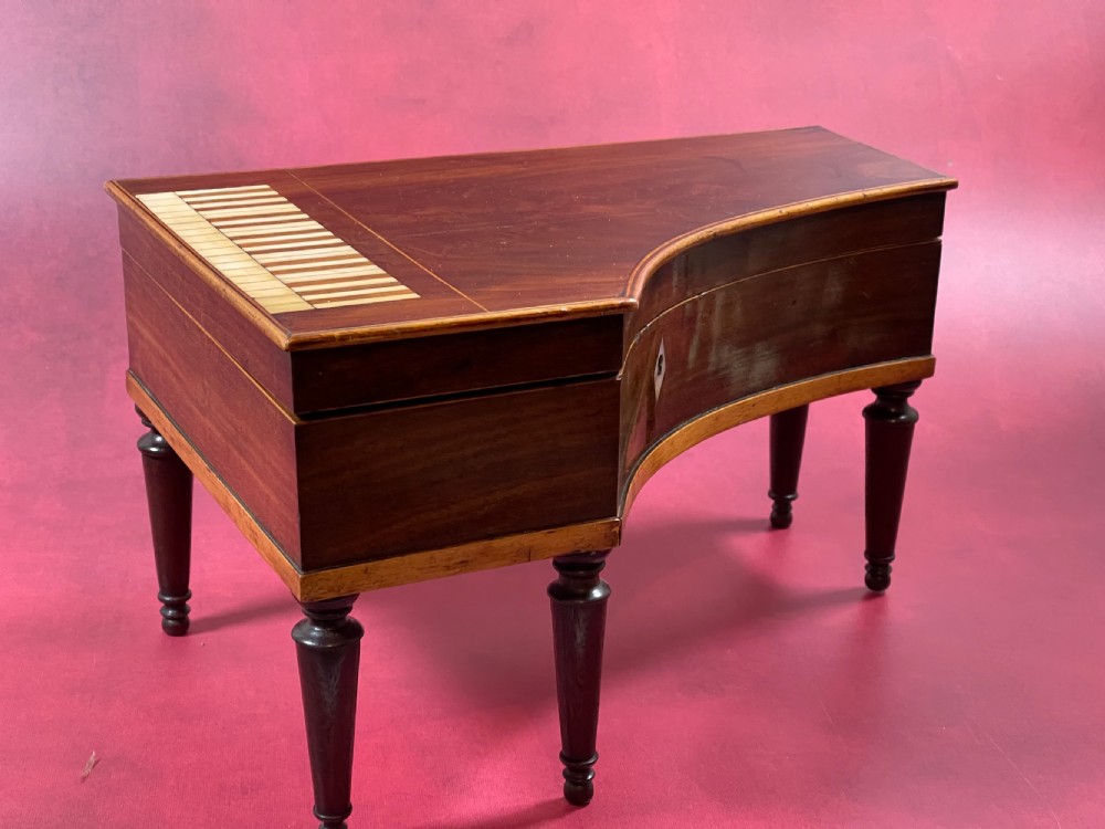 Antique Piano Shaped Box - great jewellery box View VII