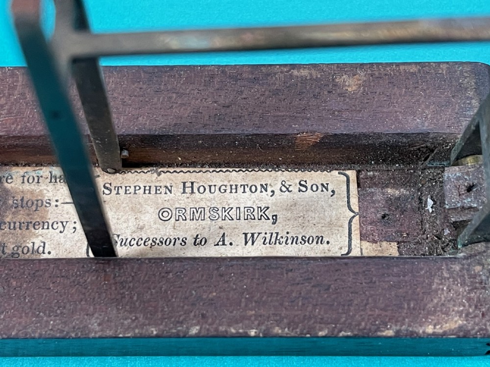 Antique Travelling Sovereign/Guinea Scales - maker Stephen Houghton View V